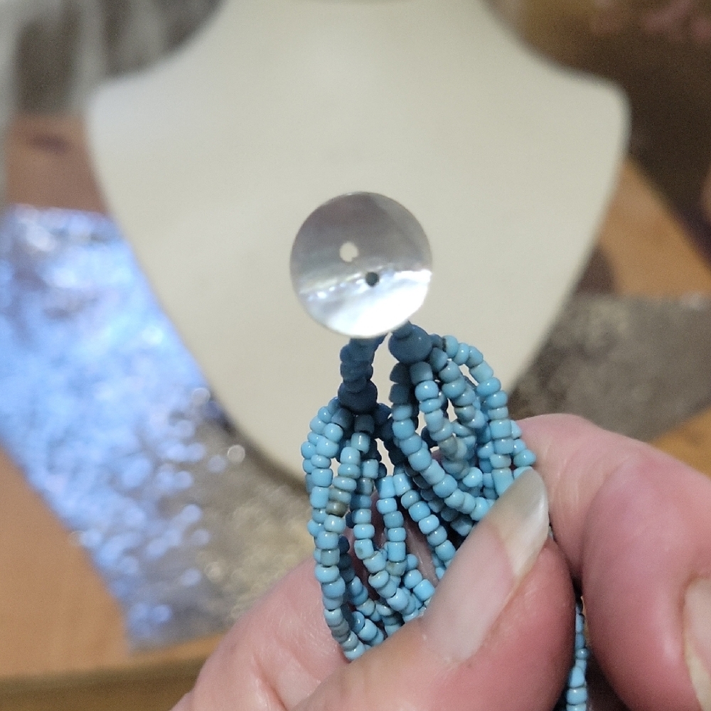Blue Beaded Necklace with Shell Pendant  19" - Picture 4 of 4